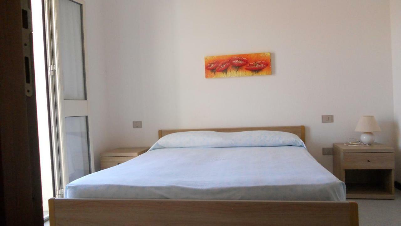 Casa Vacanze La Bandera 2 圣特雷莎加卢拉 外观 照片